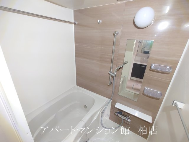 ココ　ラ　フェリーチェAの浴室