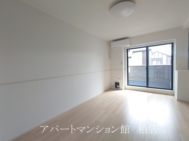 ココ　ラ　フェリーチェAの居間・リビング