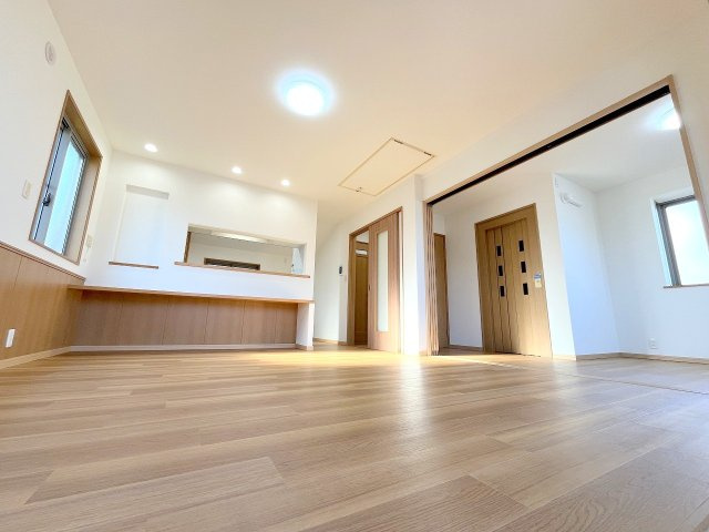 昭島市中神町2丁目　中古戸建の居間・リビング