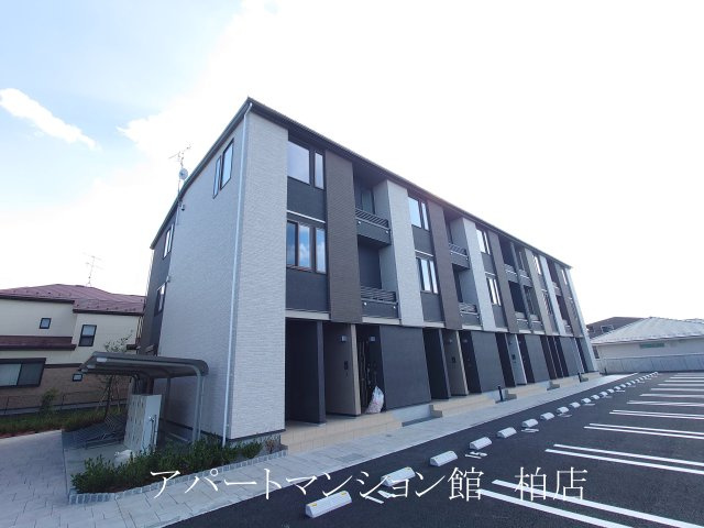 ココ　ラ　フェリーチェBの外観