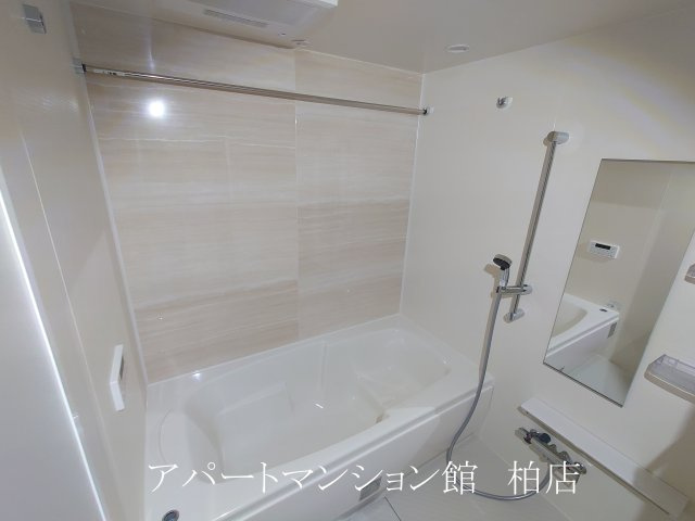 ココ　ラ　フェリーチェBの浴室