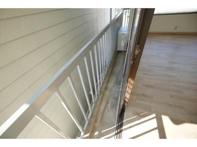 メゾンフェリス楠見中のバルコニー