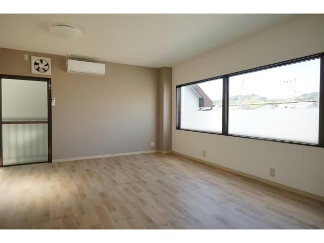 メゾンフェリス楠見中の居間・リビング