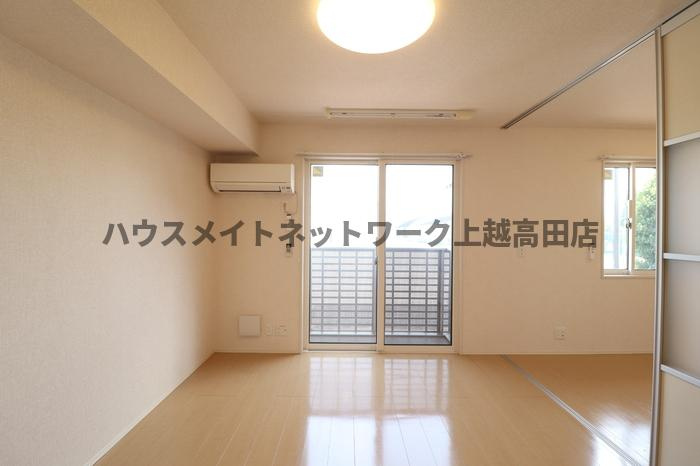 プリマクラッセの居間・リビング