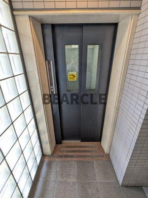 【玄関】 | プレスト桃山 | シンプルで使いやすい玄関です