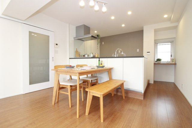 三旺マンション第二八事東の居間・リビング