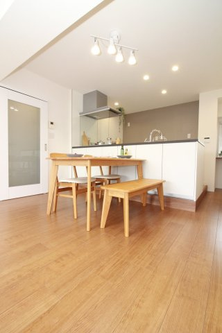 三旺マンション第二八事東の居間・リビング