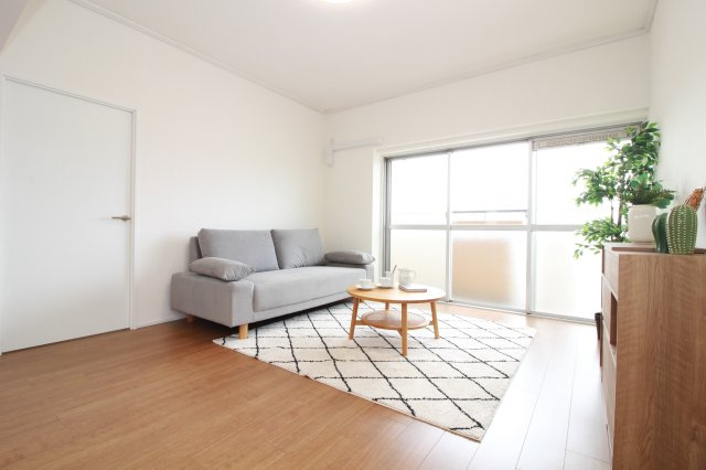 三旺マンション第二八事東の居間・リビング