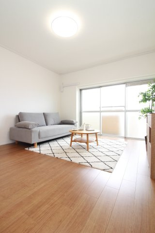 三旺マンション第二八事東の居間・リビング