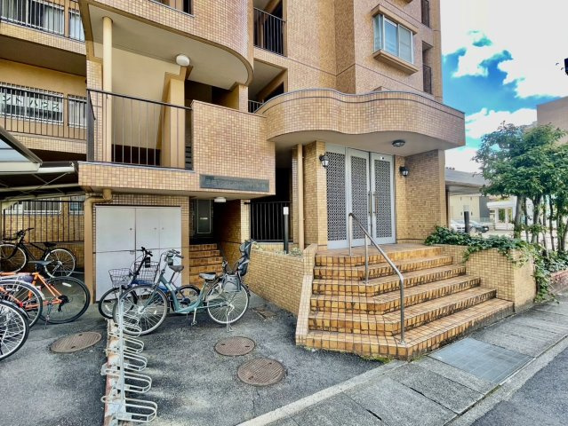 三旺マンション第二八事東のエントランス