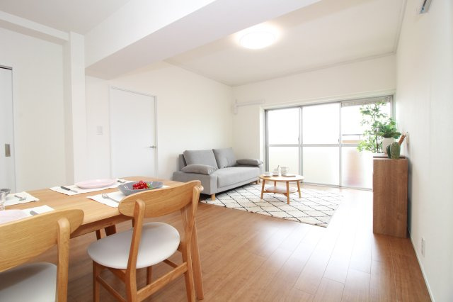 三旺マンション第二八事東の居間・リビング