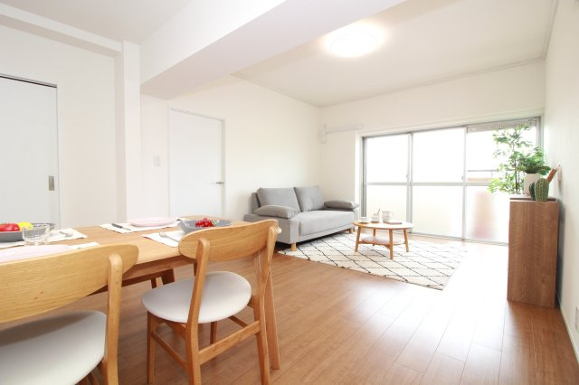 三旺マンション第二八事東の居間・リビング