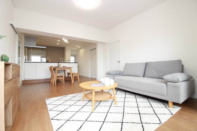 三旺マンション第二八事東の居間・リビング