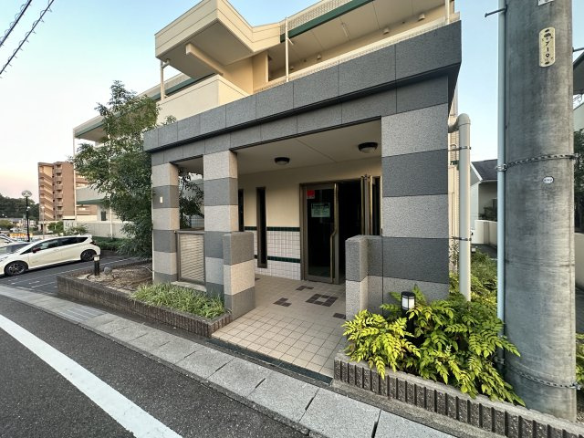スマイルカトウのエントランス