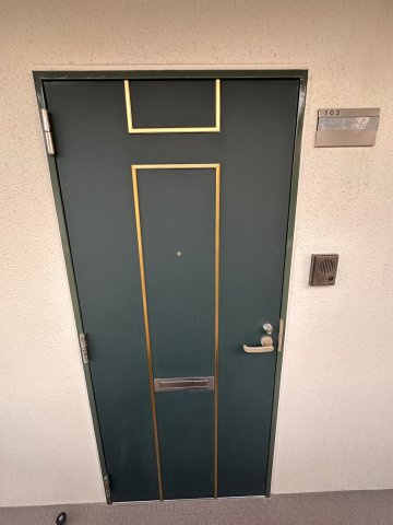 スマイルカトウの玄関