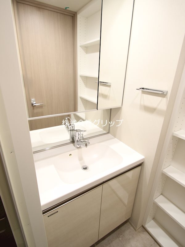 ジェノヴィア阪東橋Ⅱスカイガーデンの独立洗面台