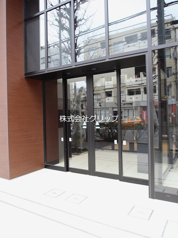 ジェノヴィア阪東橋Ⅱスカイガーデンのエントランス