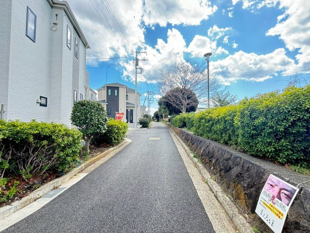 鵠沼神明4丁目　全9棟　B棟の前面道路含む現地写真