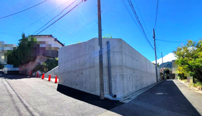 【外観】 | 木津山町土地 | 角地の高台のため開放感のある明るい土地です