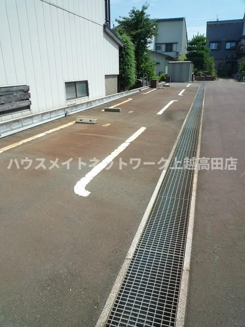 イーストガーデンの駐車場|駐車場