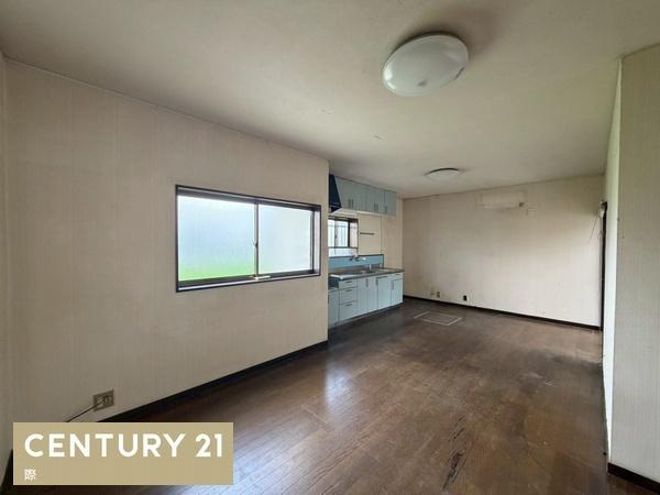 岩出市曽屋　中古戸建の居間・リビング