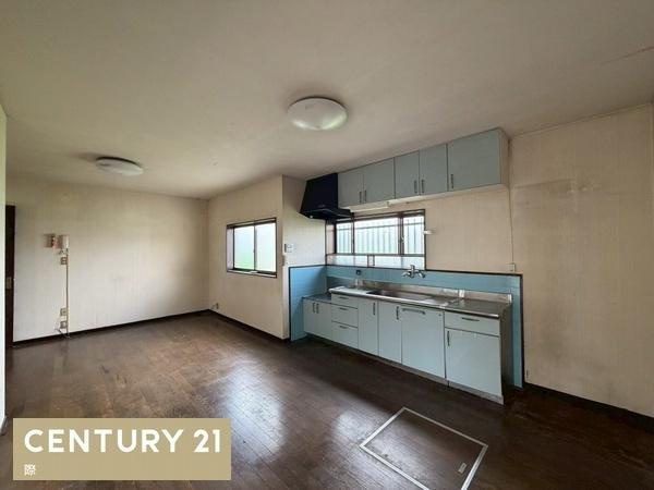 岩出市曽屋　中古戸建のキッチン
