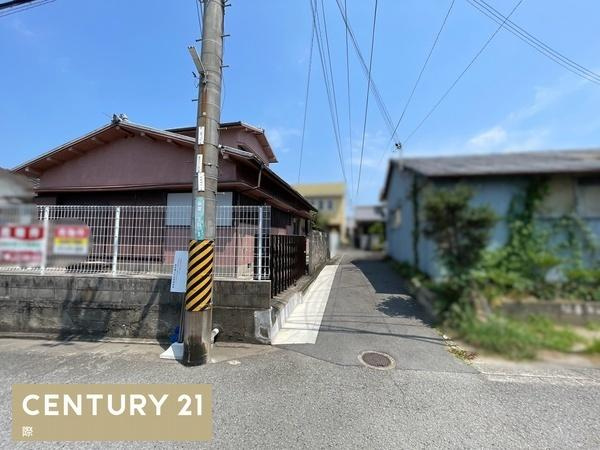 和歌山市塩屋1丁目　中古戸建の前面道路含む現地写真