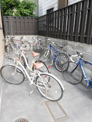 【その他共用部分】 | フラッティ唐橋 | 駐輪場