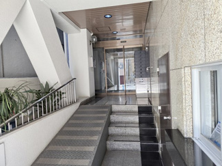 【エントランス】