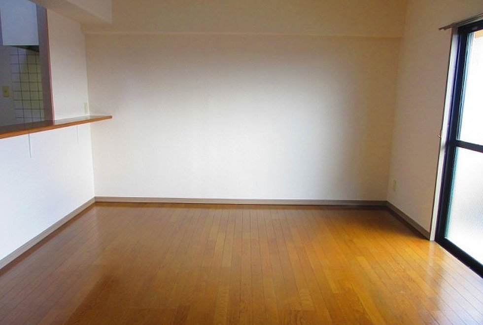 パティオ七夕【キャッシュバック対象物件】の居間・リビング|ゆったりとした居間です