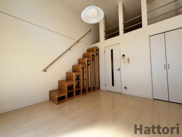 Alpha Stage APMの居間・リビング