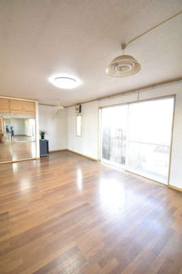 【居間・リビング】 | 花野光ヶ丘2丁目中古戸建て