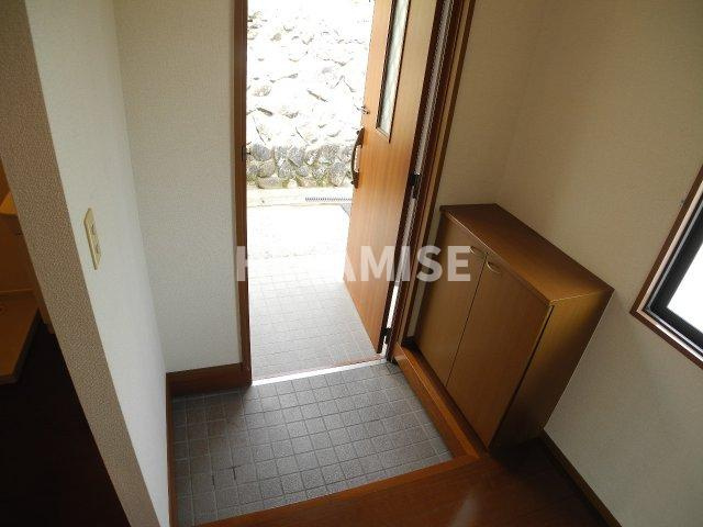 サニーハウス三城の玄関