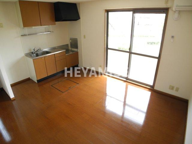 サニーハウス三城の居間・リビング