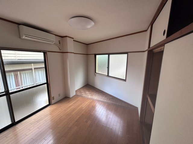 長崎県長崎市　一棟アパートの居間・リビング