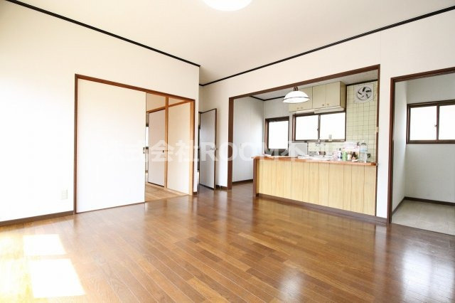 中西貸家(樺山3500-1)の居間・リビング