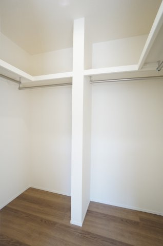 リーブルガーデン常滑市西之口2丁目　　3号棟の収納|たっぷり収納可能なウォークインクローゼット