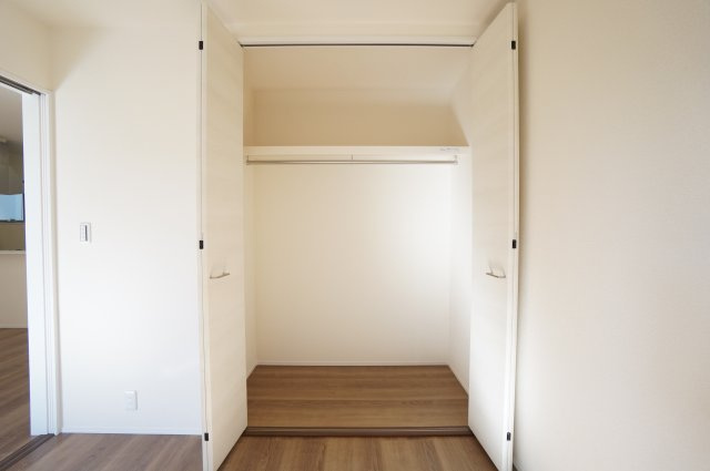 リーブルガーデン常滑市西之口2丁目　　3号棟の収納|1階洋室の収納。