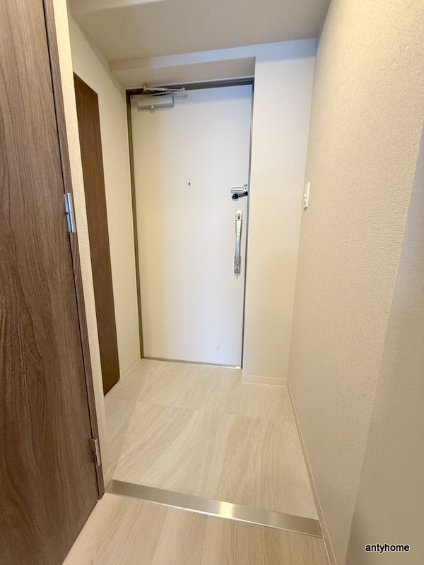 ArtizA京橋WEST　仲介手数料無料の玄関