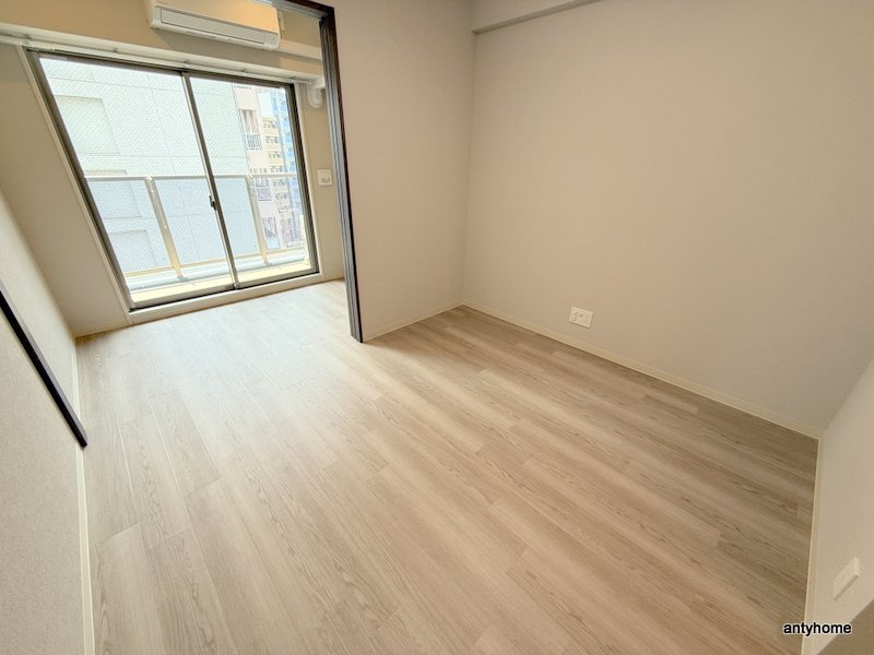 ArtizA京橋WEST　仲介手数料無料の居間・リビング