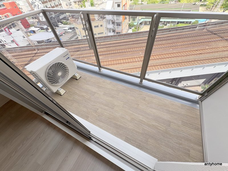 ArtizA京橋WEST　仲介手数料無料のバルコニー