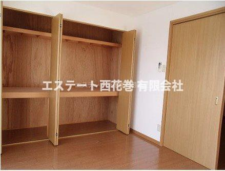 ソレイユ|南洋室収納