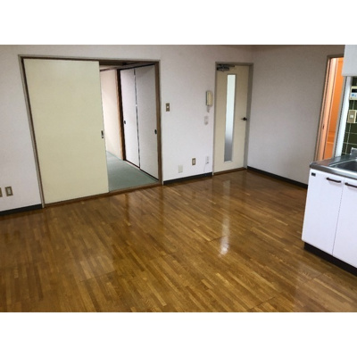 【居間・リビング】 | セントラルグリーンマンション | 使いやすい居間です