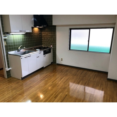 【居間・リビング】 | セントラルグリーンマンション | こちらのリビングで趣味の時間をお楽しみください