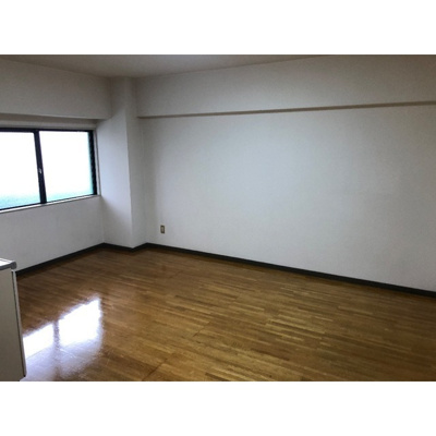 【居間・リビング】 | セントラルグリーンマンション | ゆったりとした居間です