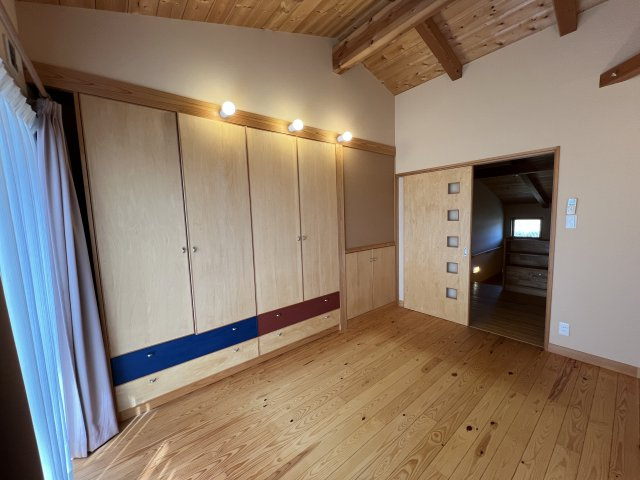 苫田郡鏡野町薪森原　中古住宅6DK+Sの洋室|2F６帖（子供部屋②）