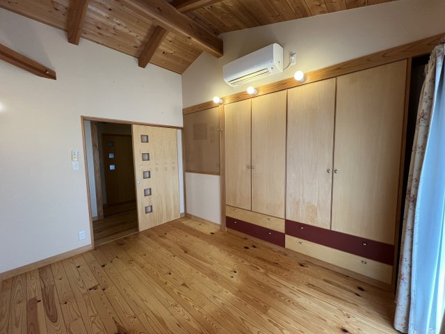 苫田郡鏡野町薪森原　中古住宅6DK+Sの洋室|2F６帖（子供部屋①）