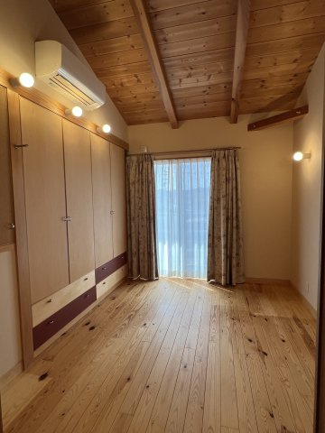 苫田郡鏡野町薪森原　中古住宅6DK+Sの洋室|2F６帖（子供部屋①）