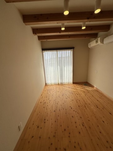 苫田郡鏡野町薪森原　中古住宅6DK+Sの洋室|1F６帖