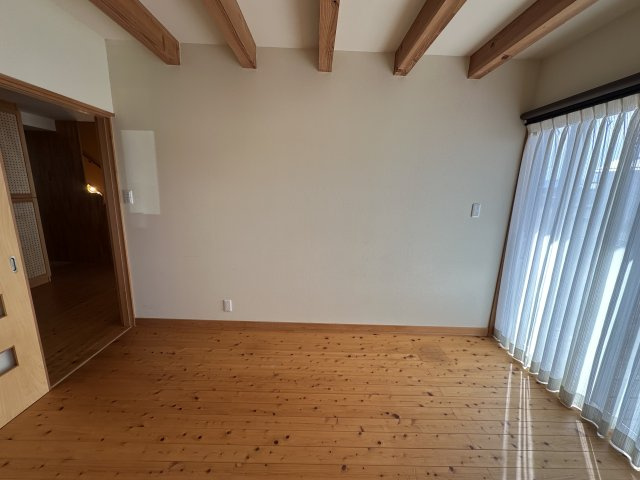 苫田郡鏡野町薪森原　中古住宅6DK+Sの洋室|1F６帖